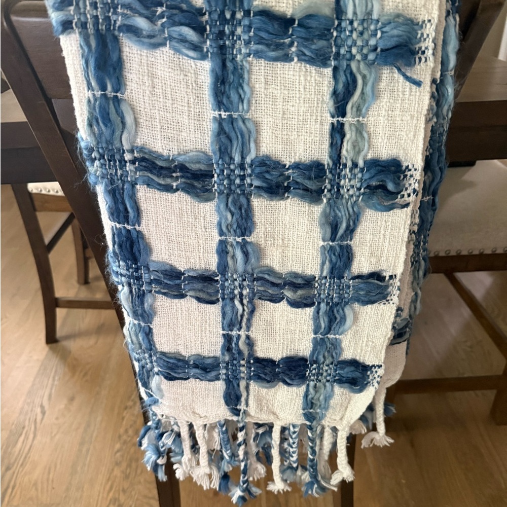Envogue Blue and White Plaid Blanket/Throw with Textured Fringe
